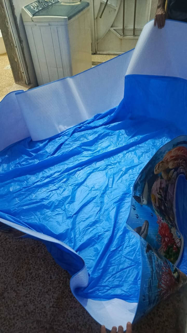 سلاام عليكم مسبح للبيع الطول ول رتفاع موجود بل صوره  شتريتو طلع مايكفي الحوش  مسبح حلو طولو وعرضو مناسب سعر 25 بي مجال بسيط لي يحب يقتني يتواصل وتساب ***********
