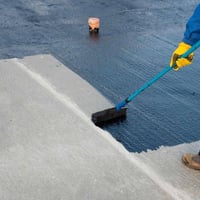 طلاء إيلاستيك • مقاوم ماء ورطوبة • ٢٥ لتر تغطي ٣٠٠ م٢