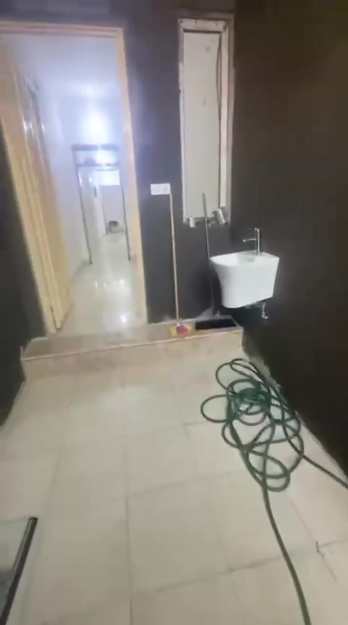 للايجار

بيت ١٠٠م امامي

طابق واحد بناء حديث

سعر ٥٠٠ الف مع الماء والكهرباء..

يقع في حي العسكري خلف سنتر الصالحيه

يحتوي على غرفه وصاله ومطبخ وصحيات داخليه وخارجيه واستقبال

موبايل للاستفسار ***********
