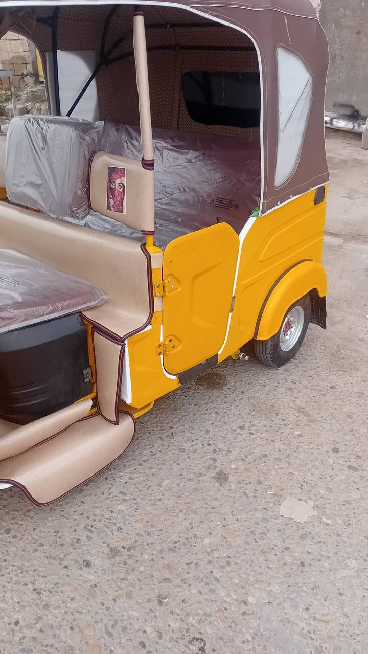 اسلام عليكم تكتك ٢١ شهر ١١ رقم وسنويه
الكشره كفاله ماعده زلوغ بصيطه 

محرك لاتنقيص لاتبخير 

دوشمه فراش مسجل تخم تاير جبلي 

التكتك جاهزه كبل للشارع 

المكان المجر الكبير 

السعر ٧ ونص وبيها مجال قليل للشراي 

الاستفسار ‎***********
