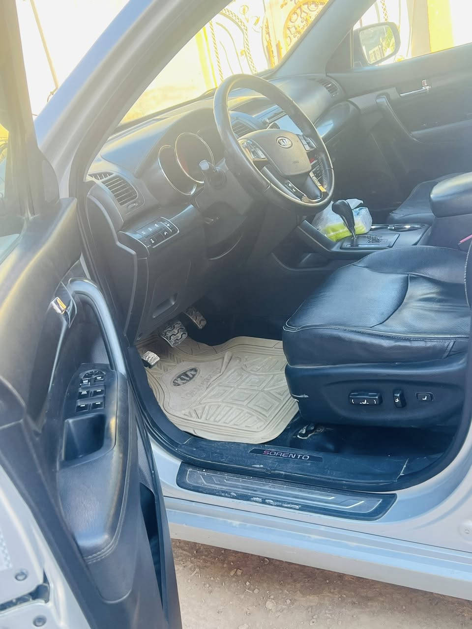 سورنتو سبعه راكب موديل 2011 بيه ثلاث قطع سونار موجود ويه منشور فول موصفات تبريد ثلاث قطع رقم ديالى دولي شرط تحويل مكينه سته سلندر سياره بعد احلى من صور السعر 135 وبيه مجال استفسار على رقم *********** مكان سياره ديالى بعقوبه
