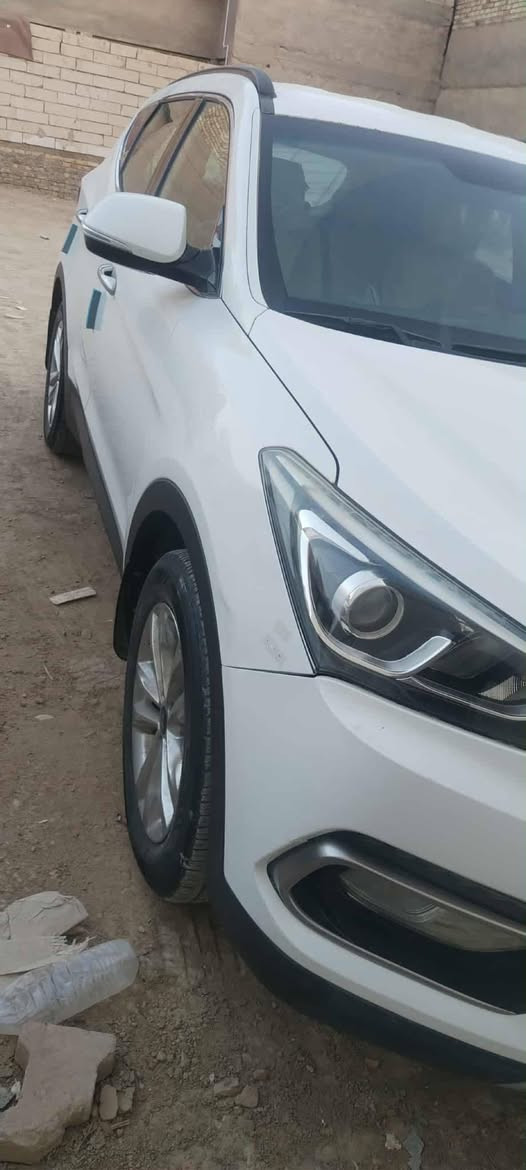 سنتافي ١٨ فور ويل مكفولة بدي ومكينه وكير ٤ سلندر تحكم ستيرن فول شاشة كامره تحديد مسار مانع انزلاق منحدرات سبعه راكب تبريد ٣ قطع ***********ع  محمد عبد الحسين  رقم وحساب مالك السياره
