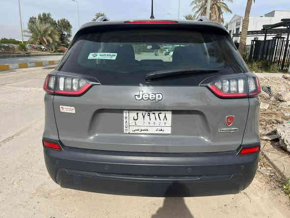 للبيع  جيب كومباس 2020 لمتد بلاس فول مواصفات وارد أمريكي ضرر بنيد فقط صور حادث بالمنشور ✅
السيارة كاملة بدون اي نقص 
الموديل: 2020✅
•الفئة: Limited Plus - فول مواصفات✨
• المحرك: 2.4 بنزين
• العداد: 40 ألف ميل فقط
• اللون: لون مميز ونظيف✨
• الاستيراد: وارد أمريكي
• الضرر السابق: بنيد فقط (صور الحادث موجودة
بالمنشور)✅
• الصبغ داخل العراق: باب خلفي فقط
رقم بغداد العنوان بغداد السعر 128 وبيهة  مجال  للستفسار اتصال ***********
