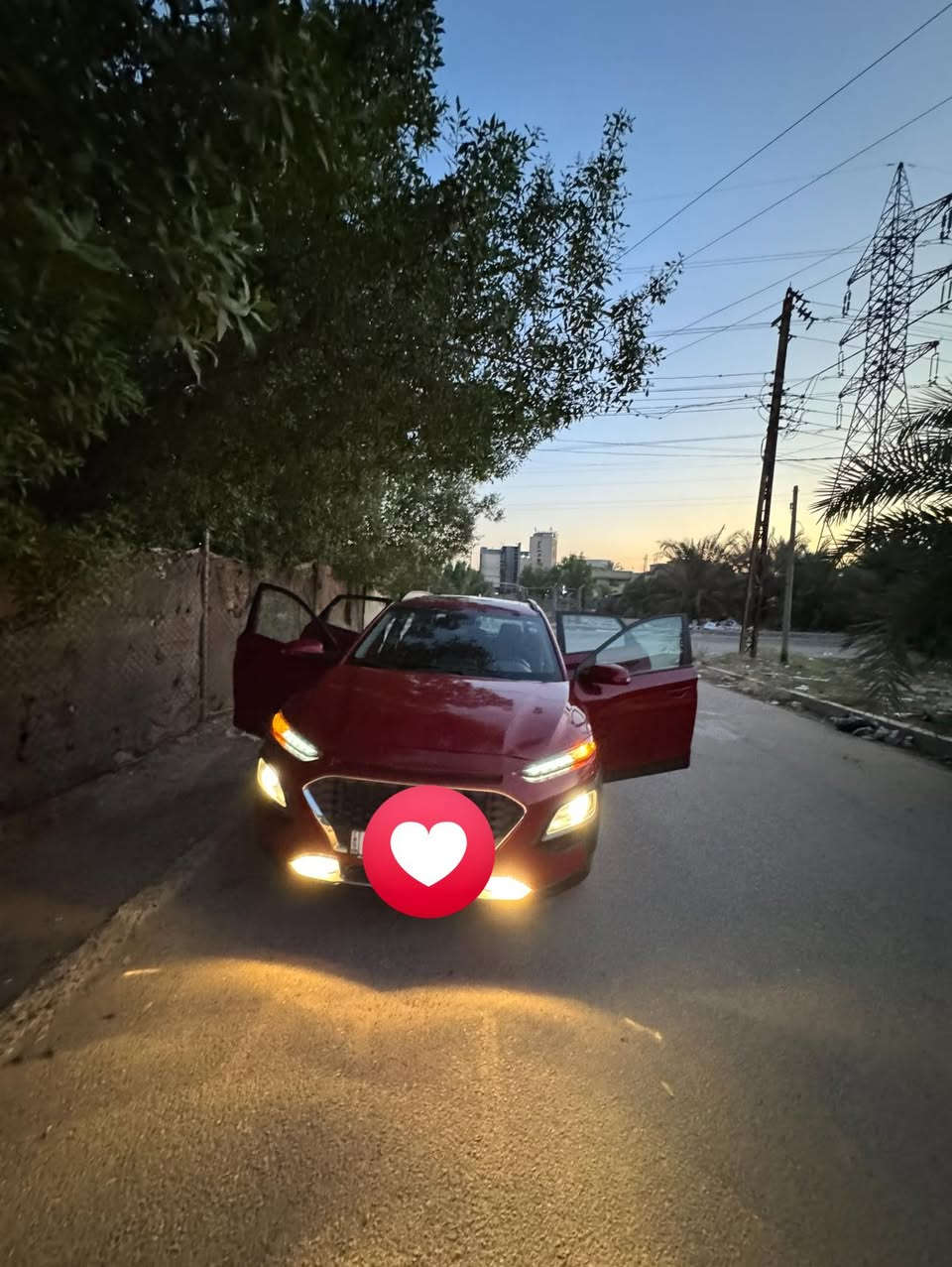 هونداي كونا وارد امريكي
موديل 2020 فول مواصفات حادثها خلفي بسيط جنطه مبدل اصلي نفس اللون رقم اربيل باسمي تحويل ثاني يوم المواصفات
سلايت روف
بصمه
دخول ذكي
كرسي كهرباء
كاميرا دوارة
شاشه ذكيه كار بلي
كشنات تدفئه
رادار امام وخلفي
اشاير بالمري الجانبيه
كروس سرعه
محرك ٢٠٠٠ دوش المرغوب
انضمه قياده
تحكم ستيرن
السياره نضيفه سعرها ١٤٠ وبيها مجال للشراي  المكان بغداد الدوره الرقم ***********
وبالعافيه عل يشتريها ❤️
