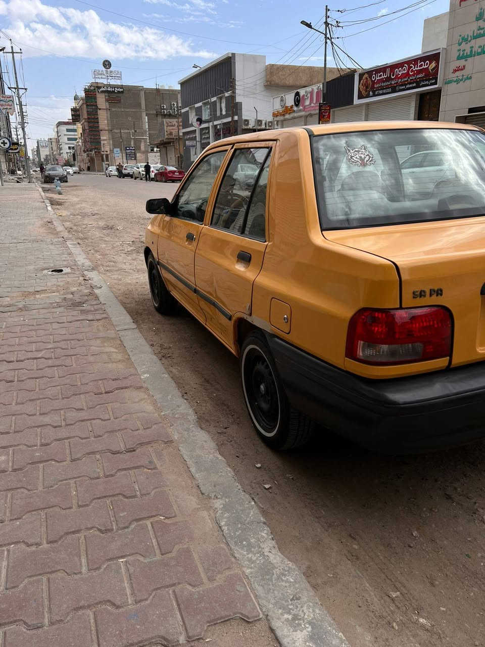 سابيا للبيع موديل ١٧ سياره بسمي مصفره هيئه وغرامات هزه جديده تخم تاير جديد خط ابيض سياره عل ابلاد مامبدل بيها اي شي السعر ٣٥ وبيها مجال شي بسيط العنوان القبله رقم الهاتف ***********
