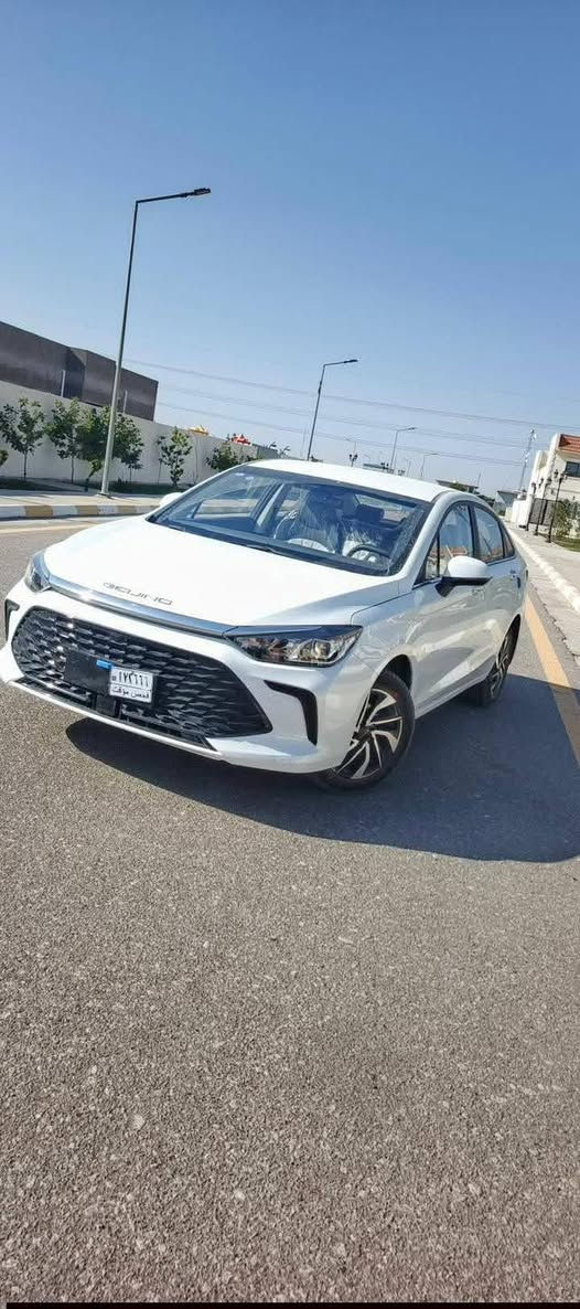 للبيع سياره بايك حره تترقم في جميع المحافضات
..BAIC U5 PLUS
 موديل .2026 زيرو 300كيلومتر 
حره 
مواصفات فول ضمان ٣ سنوات من الشركة 
بدن الماني ومكينه وكير ياباني دوش 

تحديد مسار
مثبت سرعة 
حساسات 360
كامرات 360
رؤيه محيطيه تنبيه مركبات جانبي
كشاف ضبابي 
مانع انزلاق 
كشنات جلد نابا الماني نفس المرسيدس 
تحكم كهربائي بكرسي السائق 
ارباكات امامي وخلفي 
محرك  تنفس طبيعي ميتسوبوشي ياباني 
هند بريك كهربائي 
جام كهرباء 
مثبت سرعه 
السعر 125  وبيها مجال للشراي
***********
