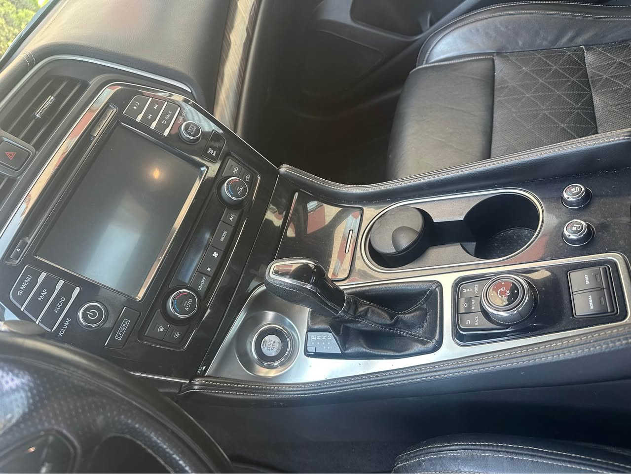 نيسان ماكزيما 2018 بلاتنيوم وارد امريكي 
كير ومكينة بشرط ع فحص 
مكينة 3500 6V 
اشاير بل مري + مري قلاب 
كامرات بل مري 
رادار جانبي 
بردة خلفية 
ستيرن تادفئة 
كشنات تدفئة تبريد 
كشنات جلد 
سماعات Boss 
رادار امامي حساسات امامي خلفي 
تحديد سرعة نظام اوتو ستوب 
كامرات 360 محيطية كامرة امامية 
ويل كروم 18 
ستوب لايت جنح صندوق بلادي 
فتحة سقف عدد 2 
مانع انزلاق 
شاشة كبيرة 
دبل اكزوز 
بصمة + تشغيل عن بعد  
كراسي خزن ميموري 
صاج تخشيب الباب والدشبول 
وضعيات قيادة سبورت ونورمال 
ماوس تحكم خرائط وشاشة 
تحكمات ستيرن فووول 
تبريد فول ماشاء الله 
سيارة مال بيت مداريها اكثر من روحي 
تخم تاير جديد 
دهن كير جديد 8 لتر  مو 4 يعني حت دهن التورباين مبدلة 
منظومة زنون ناصي شمسي عالي ثلجي بلوجكترات زنون 
بل عافية على الياخذها 
السيارة بدون صبغ 
السعر 140 بيها مجال 
سنوية جديدة 2031 
سيارة باسمي حصرا شرط تحويل 
مكاني سليمانية خلف مجدي مول 
للاستفسار *********** السليمانية, العراق
