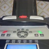 جهاز جري مستخدم نظيف شغال فقط الغطاء الأمامي مكسور مثل ما موضح في الصو...