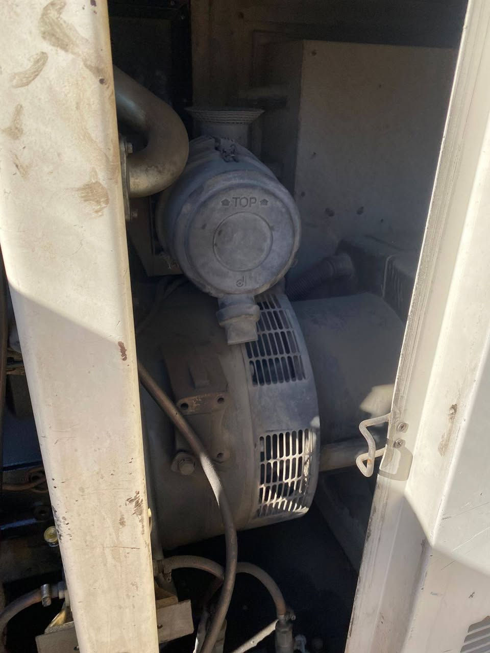 ⚡️ للبيـــع: مولدة Perkins (45 KVA) – أداء قوي وسعر مناسب ⚡️
​إذا كنت تبحث عن مولدة تتحمل العمل الشاق وبسعر ممتاز، تتوفر لدينا مولدة Perkins بالمواصفات التالية:
​المواصفات الفنية:
​المكينة: 105 – 3 سلندر (سوبر).
​القدرة: 45 KVA.
​الموديل: 2015 – 2016.
​الحالة التشغيلية والصيانة:
​✅ المولدة شغالة طبيعي جداً: تتحمل الحمل الكامل وبدون أي مشاكل تقنية أثناء التشغيل.
✅ تم إجراء صيانة شاملة للمكينة تشمل:
​تصليح الـ Pump.
​تبديل الرنجات.
​صيانة عامة كاملة للمحرك (المحرك مفتوح ومصلح وجاهز للعمل).
​⚠️ ملاحظة للأمانة: يوجد "رجفة" بسيطة في المولدة تم ذكرها لضمان الشفافية التامة مع المشتري.
​تفاصيل البيع:
​📍 الموقع: بغداد – الرصافة.
💰 السعر: ["33 ورقة"] وبيهه مجال بعد الفحص
🚛 ملاحظة: السعر غير شامل أجور النقل، ولا يتوفر لدينا  توصيل (الاستلام من الموقع).
​📞 للتواصل والاستفسار: [ ***********]
​#مولدات #Perkins #بيركنز #بغداد #بيع_وشراء #مولدة_للبيع #الرصافة
