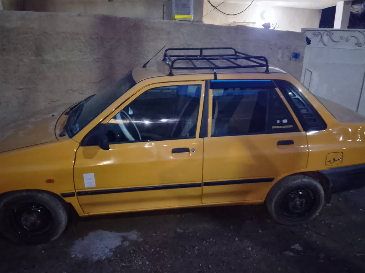 سلام عليكم سايبة موديل 12 هزة هيئة غرامات مصفرة سنوية ل 29 بس بيها طخة بجاملغ الخلفي  صغيرة كير الرابع يفلت غير ذني ماكو مكينة جديدة كهربائيات جدد سيارة حلوة مابيها شي عدة الي ذكرتة مكاني بغداد الأمين الثانية رقمي للتواصل *********** سعرة 26 وبيها مجال
