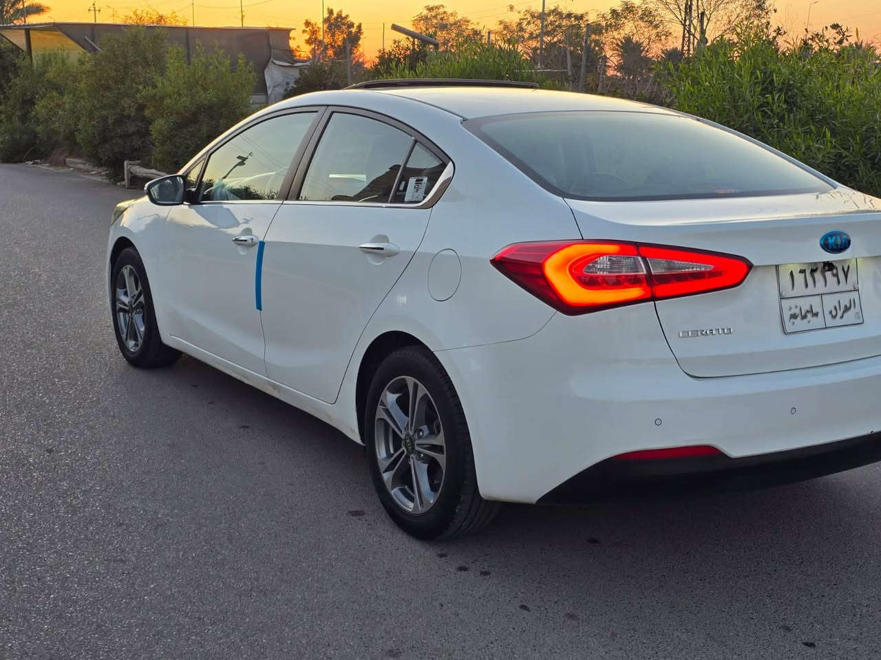 السلام عليكم
للبيع كيا سيراتو 2014خليجي 
رقم سلمانيه سنويه نافذه 2025 بسمي شرط تحويل كفاله بدون صبغ ولا تبديل اربع اصابع بارد باب السايق 
الموصفات / فول 1/1
بصمه /سلايت /كشن جلد / حساس امامي خلفي / لد امامي خلفي / كشن تدفئه تبريد / تبريد قطعتين / خمسه ويل كب / يدات نيكل داخل وخارج / ترحيب /مري شفط/كامره /شفتات ستيرن / شاشة عطلات/ صندوق ذكي / وغيرها 
مكاني بغداد يرموك لو الاطباء 
رقمي ***********
السعر 128 مجال بسيط
