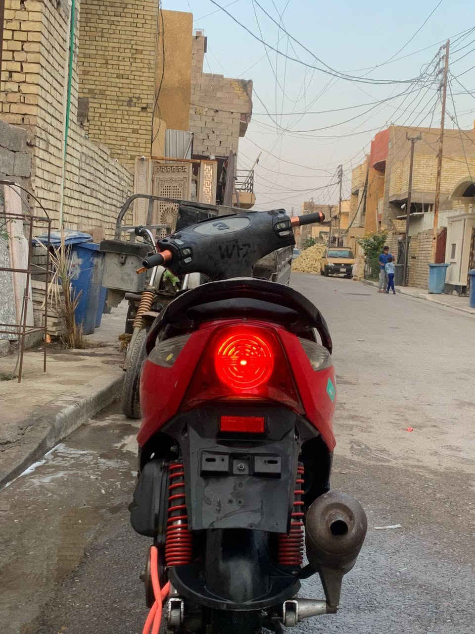 سلام عليكم دراجه ثعلب GTR2007تعديلات الدراجه هنه الغراض مالتها كلجات و يدات ويدات بريك رياضي  وصالنصه صجميه وصدر رياضي ودبلات خلفيه بلادي و الدراجه مكفوله من سرعه وشلعه ومعدل و الدراجه مبرمجه من صوت وفصله نار زركه و البجم مالتها ما بيه شي بس الحيه مكسوره والدراجه تريد جناي الها و واشتريت كلج خلفي رياضي وتخم تاير جديد والدراجه كفراتها مختومه بلادي والسعر 650وبيها مجال ومكاني الدوره  والتواصل على هذا الرقم واتس ***********
