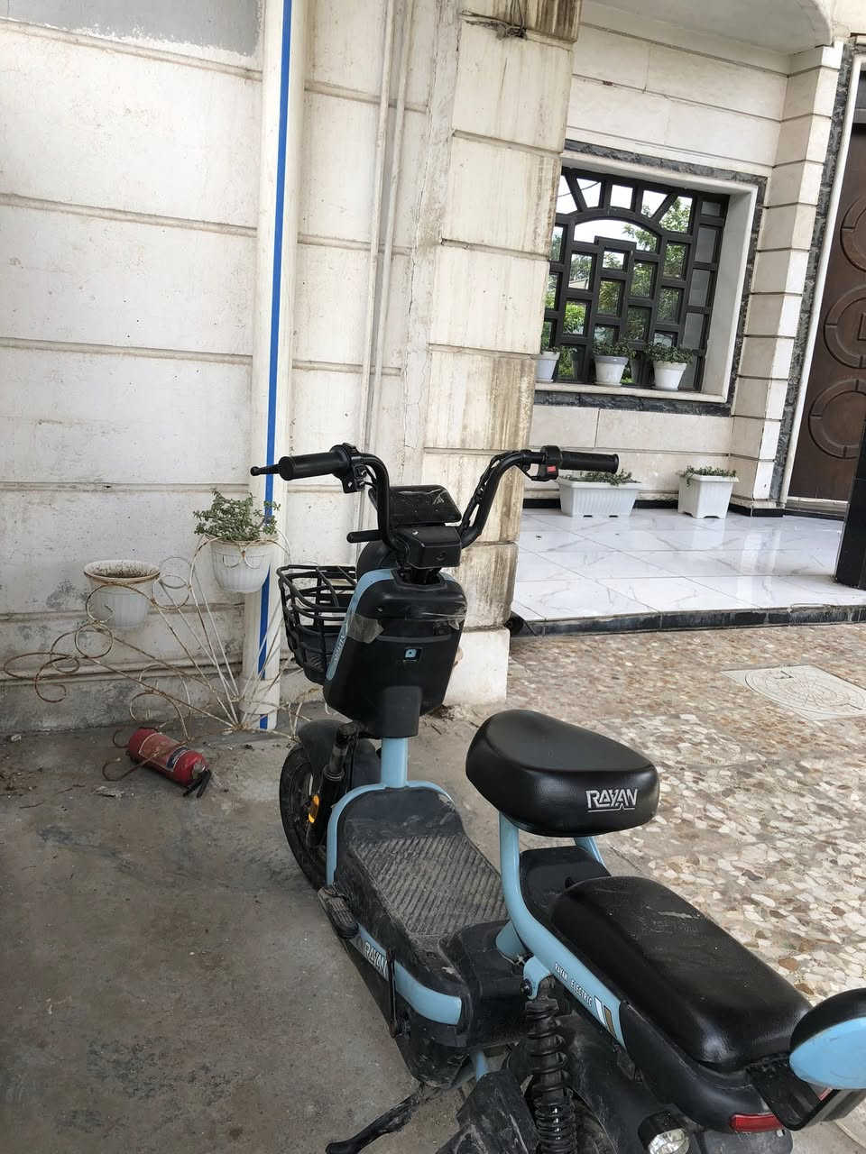 سلام عليكم ريان نضيفة كلشي ما بدل بهيا تجي الدراجة 3سرع السرعة الوله 25وسرعة الثانية
35ولسرعة الخيره الثالثة تمشي 40
سعر الدراجة 300قفل 
اެنِيَ مشتريها 350خسارة خمسين الف تايرات وستاند الموقع بغداد الطوبجي


**إذا كنت صاحب هذا الإعلان وتريد حذفه لأي سبب، رجاءا أرسل رسالة إلى الدعم الفني**