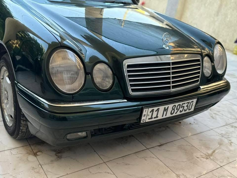 من رخصه الادمن ام عيون موديل ٩٧ بالسنويه وشاصي رقم بغداد بسمي شخصيا رقم وهزه جدد مسويهن السياره مبدللهة قطع كامله مال وارد وعندي الأغراض القديمه   نفس اللون  (بنيد .جاملغات.اربع بيبان. قبق جنطه) البيبان هنه وأغراضهم شادهن السيلايد روف جديد .التبريد والفريز  مال وارد شاد تبريدهة ثلاجة والمكينه مبدلهة  وارد  . لايتات الاماميه مبدلهن وبيهن منظومه زنون عالي وناصي  السياره ايرادلهة بس كشنات مالتهة مو نضاف  يرادلهن دوشمه   كشناتها خزن كهربا شغاله   تجي اتكلب السياره ع المنشور وماخذهن من مصطفى البياتي بالشيخ عمر للي يريد يستفسر كصه كامله اشتريتلهة   هاي تفاصيلهة شباب عارضهة ٦٩  وبيهة مجال ع الشوف الله شاهد السياره عابره الثمانين عليه بس محتاج نقد واني بالخدمه مكاني بابل مسيب وليد*********** ملاحضة غراضهة القديمة وياها بس جاردات ناشرهن بالصور
