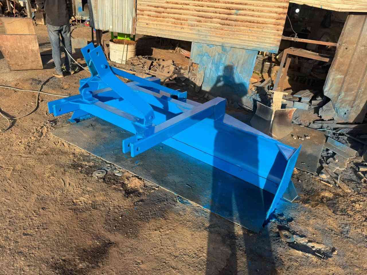 السلام عليكم شباب للبيع معدلان مترين او ٦٠   او خرماشه حجريه ٣ سراوات او مرازات مال مروز او ديجرات مكاني بغداد المحموديه.   ***********.    ***********
