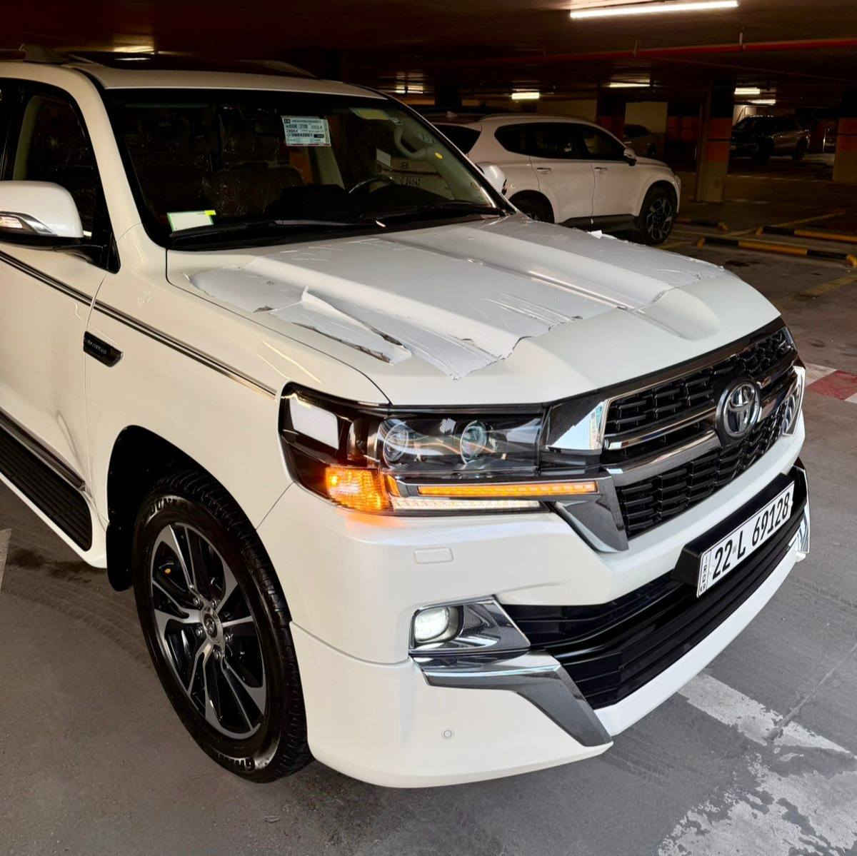 تويوتا لاند كروز 2021 GXR V8 فول كران تورين أصلي المواصفات الأساسية موديل 2021 فئة GXR V8 محرك V8 سلندر ناقل حركة أوتوماتيك شركة ت ساس حالة السيارة بدون صبغ بدون شخط بدون حالوب بدون رمل أو حصوة حتى الدعاميات سليمة
الضمان عام كامل من دعامية إلى دعامية
المسافة المقطوعة 35000 كم فقط حقيقي

💎 ســعــر ✅ ::  الــرد تلقائي📮

الإطارات والعجلات
4 إطارات جديدة
ويل جديد بدون أي نقص

الحالة الميكانيكية
محرك وجير بحالة ممتازة لم يُفتح أبداً
بدون صوت أو دخان
كل خراز بلادي موجود

المواصفات الإضافية والفخامة
صالون وكوشنات كهربائية ثلاث درجات
حساسات أمامية وخلفية
بصمة وكاميرا بايت
ثمانية وسائد هوائية
نظام كيج لكزز
مصابيح زينون
دبل أكسل وصندوق شفط بلادي
ثلاث شاشات بلادي وشحن موبايل
تحويل ورقي
تحويل بشرت مباشر حول كل جديد

رقم التواصل
***********
