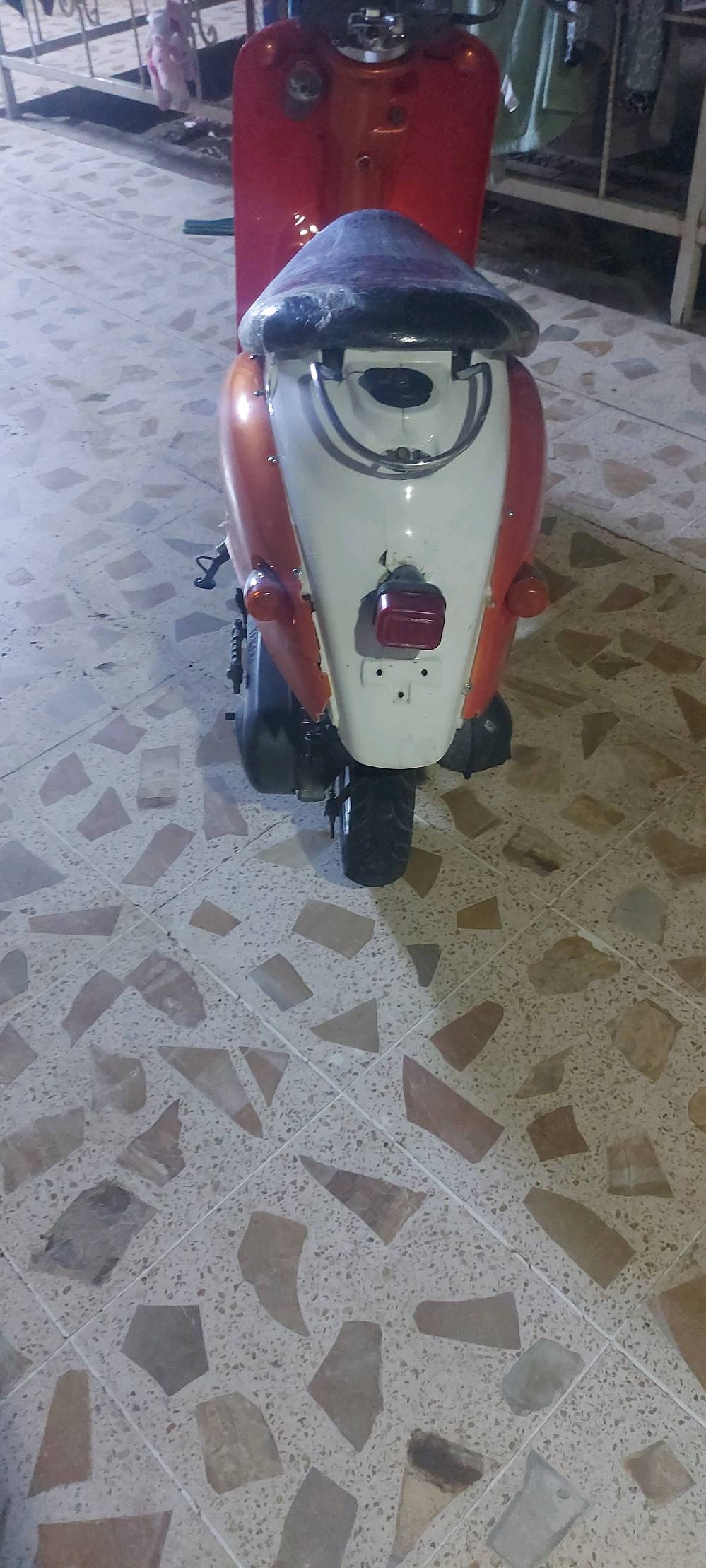 السلام عليكم 
دراجه يامها كلاسك ياباني
نكره سلف هندر كله شغال
كهربائيات كامله مكمله
المحرك بلاد ابيع عل فحص
العنوان:ديالى-بعقوبة📍