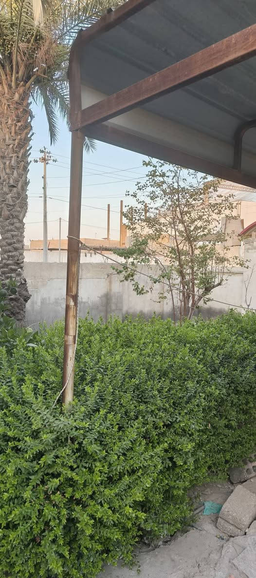 بيت للايجار شارع 60 خلف مدينة حمورابي مباشرة مساحه 350 متر طابق واحد  غرفتين نوم مطبخ كبير صحيات  هول داخلي كبير مع استقبال وحديقه كبيره  بناء قديم  سعر الايجار 350 الف  للاستفسار الاتصال على الرقم ***********
