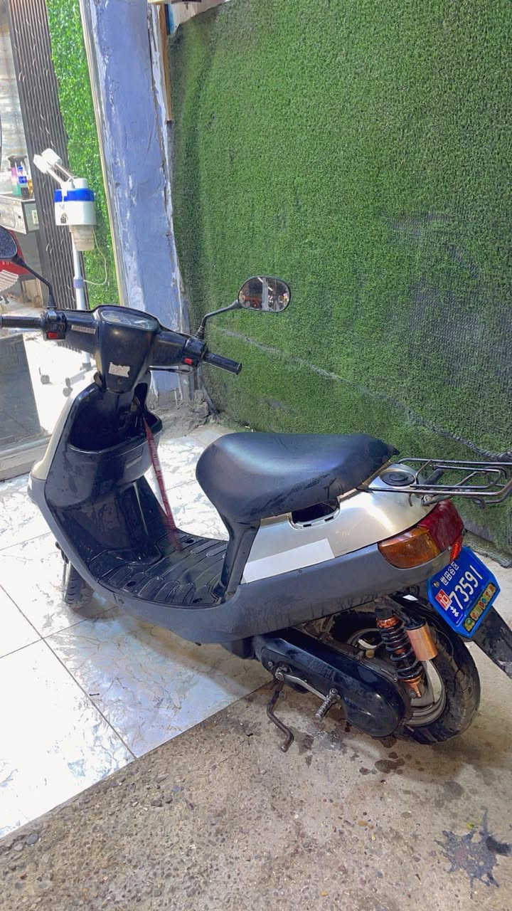 سلام عليكم دراجه بطه البيع نضيفه شغاله سلف هندر شلعه ومعدل مكان بغداد حي العامل سعر 250وبيهة مجال رقم ***********
