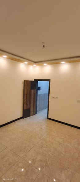 للبيع بسعر مناسب جدا بالنسبة للقاهرة 🏠🏠🏠
العنوان حي القاهرة بظهر خزان المياه طابو صرف🏠🏠
 مساحة ٦٠ متر واجهة مرمر الشارع تبليط 
يحتوي الطابق الأرضي على طرمة+صالة + مطبخ +خدمات+غرفة نوم
والطابق الثاني يحتوي على غرفتين نوم + خدمات 
للاستفسار أو للحجز يرجى مراجعة مكتب الزبيدي الهندسي أو الاتصال على : ***********
