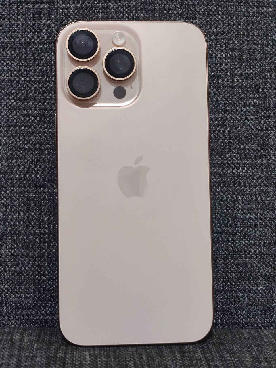 ايفون 16 برو ماكس
بطارية 99% عدد دورات الشحن 158 دورة 
ذاكرة 256 جهاز شرق أوسط عربي وتحت  ضمان الكالة 
لون مميز نظافة 100% واحلى بعد من صور اي استفسار تواصل خاص او اتصل على الارقام 
رجاءاً المايشتري يعبر المنشور ولايضل يشمر بالتعليقات 
***********   ////   ***********
