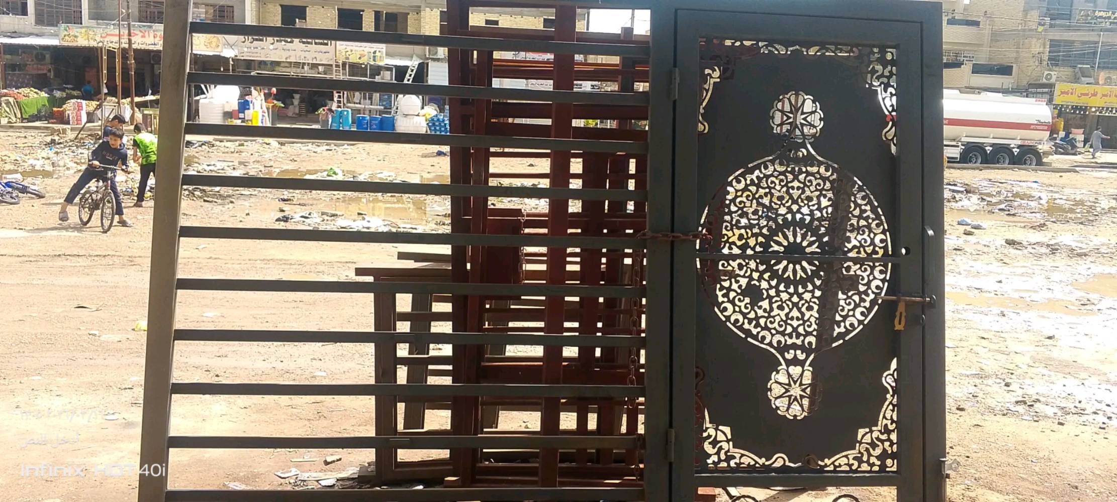 صباغ متفرغ 
للتواصل ولاستفسار عبر الواتساب *********** 
وياكم الصباغ ايمن 