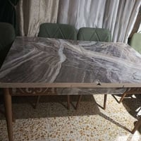 تخم قنفات مع ميز طعام و٦كراسي للبيع عنوان حي تونس  07703430492
