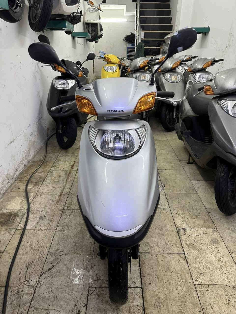 #السلام_عليكم_أخوتي_الغوالي 
#الوجبه_الجديدة
#مال_مزاد_شرط_رمبه 
# هوندا سبيسي 👍
 #شرط الضمان 💯💯
#بعده بحالة الوكاله فول نظافه مكفول 
#نظافه فول 💯💯👍 
#اللون سلفر 
الدراجه على وضع المزاد ومكفول 

البيع نقد والأقساط 👉
مصرف الرافدين فقط👉
مواظف ومنتسب ومتقاعد و الوريث 👉
استقطاع الاكتروني بدون مقدمه👉

#مكاني كوت المشروع شارع ميكانو 👉
***********☎️
***********☎️
أخوكم سيد محمد
