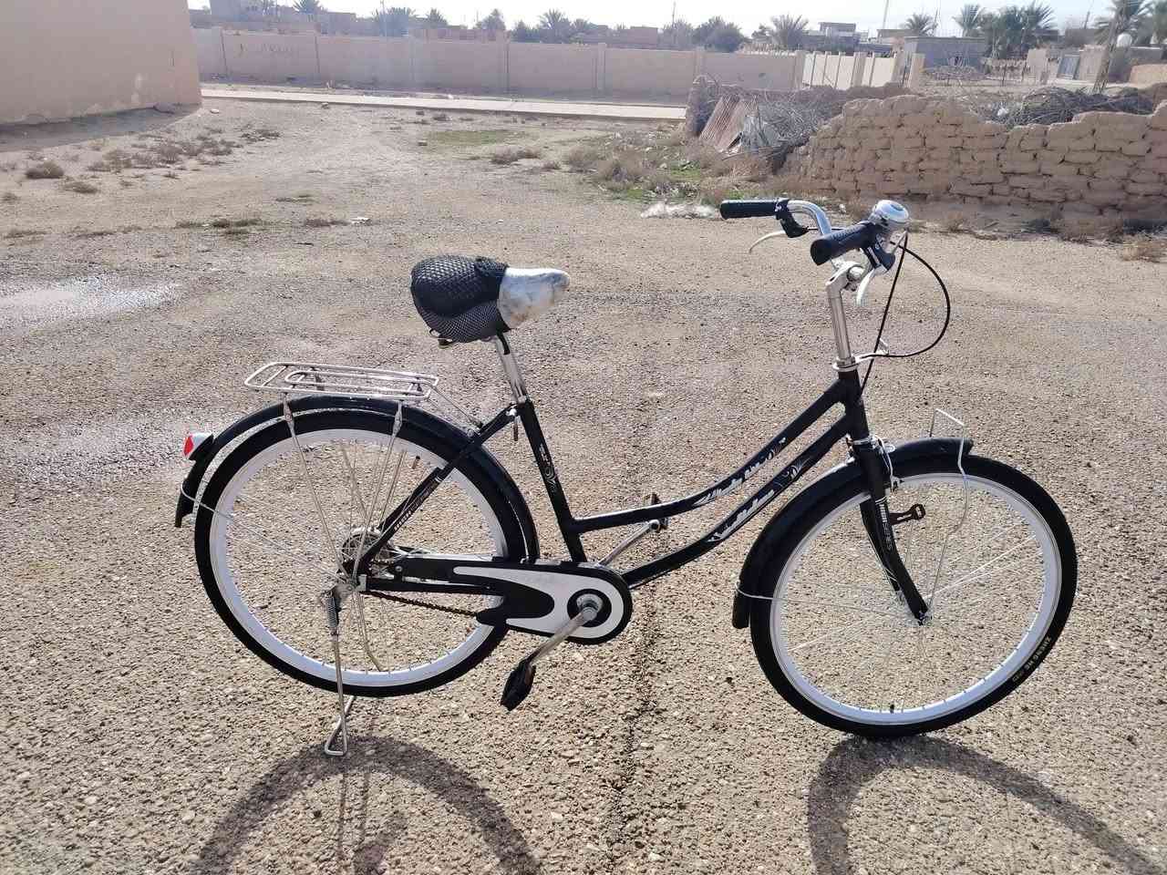 بايسكل للبيع السعر 100الف وبيها مجال بعده جديد صارله شهر من اخذته الي يريده يتصل على الرقم.  *********** مدير الكروب المحترم وافق اخويه العزيز 💚
