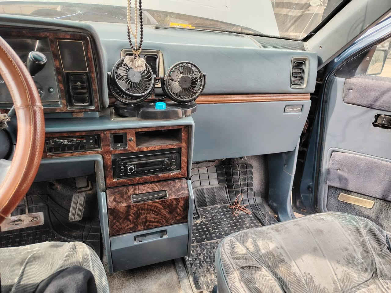 السلام عليكم
#للبيع فقط دوج كلايزر امريكي موديل 1992 گير محرك شرط 7راكب تخم تاير باتري سلف جدد حداديه 50% گشره كدامك رقمها بغداد مكان السياره السماوه سنويه نهاية 26 مداور شوكت ماتريد السعر 32بيها مجال قليل رقمي ***********
