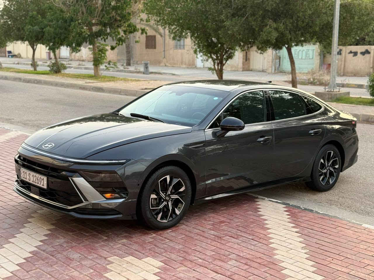 للبيع سوناتا موديل 25 وارد امريكي حادثهة ربع دعاميه وجاملغ امامي جهة السايق ارباك ستيرن مكينه 2500 🚀 رقم بغداد بسمي تحويل مباشر  مواصفات بصمه تشغيل عن بعد كير تعليك لمس اوتو هولد انضمه قياده متعدده كشنات تدفئه داخل قرميدي سياقه اليه تحديد مسار رادارات اماميه وجانبيه درايف مود شفتات ستيرن السياره حيد جديده وبجم كبس مملعوب بي برغي كله علئ وضع الشركه للاستفسار *********** السعر 184$ وبيهة مجال مكان السياره كربلاء،
