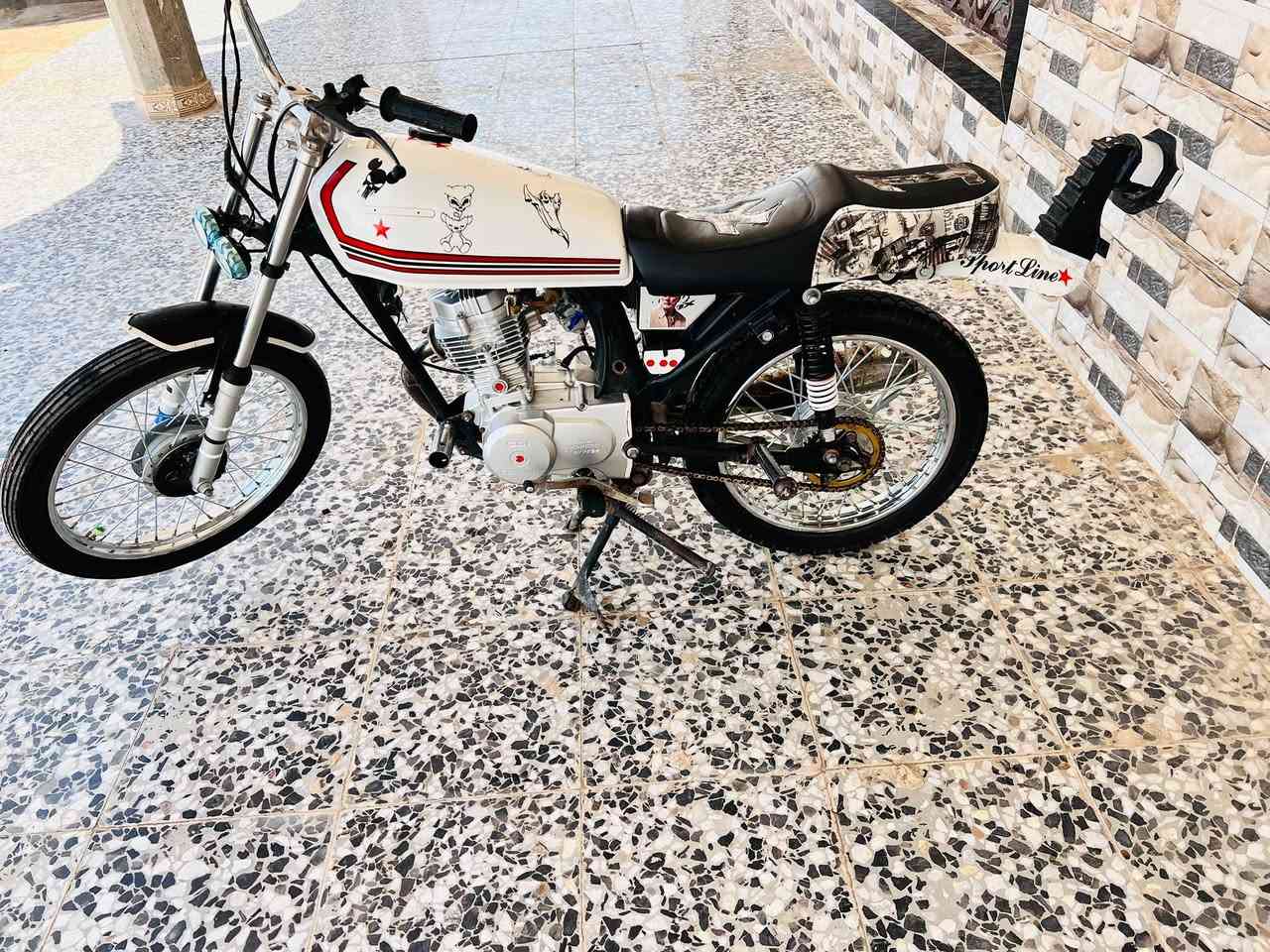 للبيع ✔️ 
سيجي نامه اصلي 
تعمير 25
شاصي 16
مكفوله بس مفتوحه تفيلس 
سعر 675 وبيه مجال قليل 
متواجد خاص 
رجاءً اذا مو شراي لاتراسل


**إذا كنت صاحب هذا الإعلان وتريد حذفه لأي سبب، رجاءا أرسل رسالة إلى الدعم الفني**