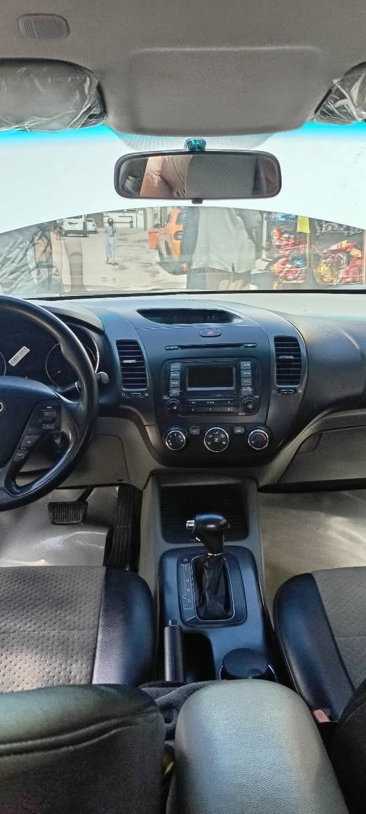 السلام عليكم كيا سيراتو موديل 16 باسمي بيها صبغ شامله خلفي اثر شخط بدون بارد بدون معجن عنوان بغداد بياع ***********
