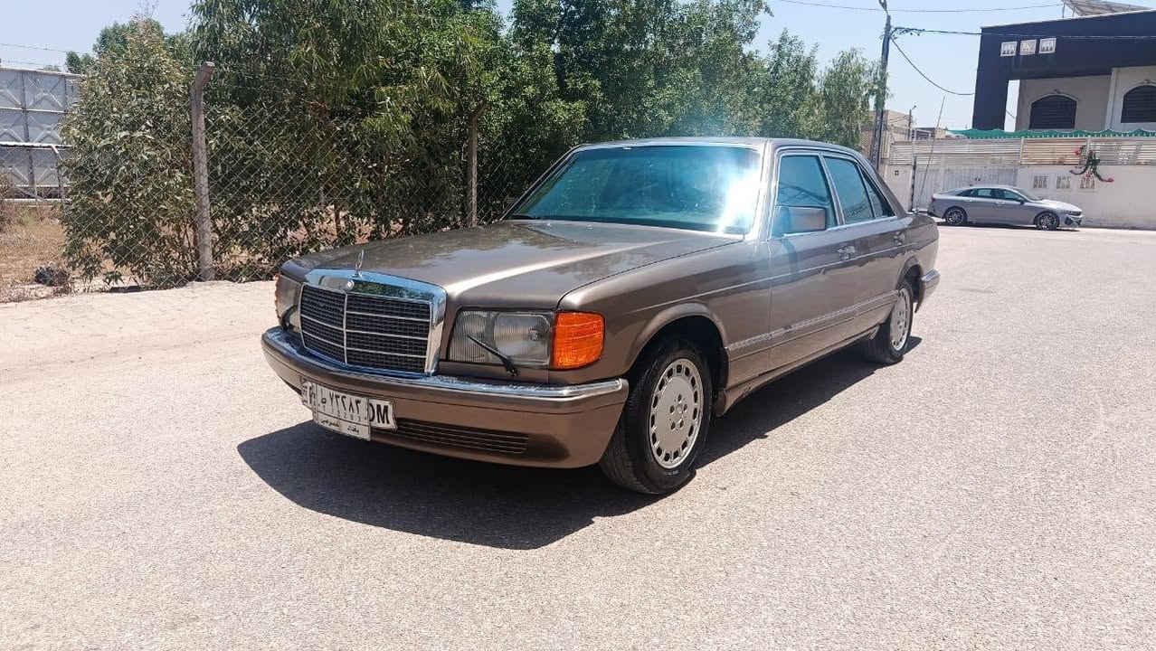 السلام عليكم. مارسدس جانبوموديل 1989 
  . السعر58$ وبيهة مجال   
رقم بغداد 
كير محدك بلادي جدد 
 حدادي جديدة 
كهربايات كلهة شغالة 
تخم تاير جديد 
غرفة جلد جديدة كشنات كهرباء 
اربعة جام كهربائي بردة خلفية

 تبريد شغال ثلج🥶🥶   
السيارة مكفولة من الضربة 
قواعد الدبلات مكفولات السيارة 
 جديده وجاهز
 السيارة مال جناي الرقم الموبايل ***********.
