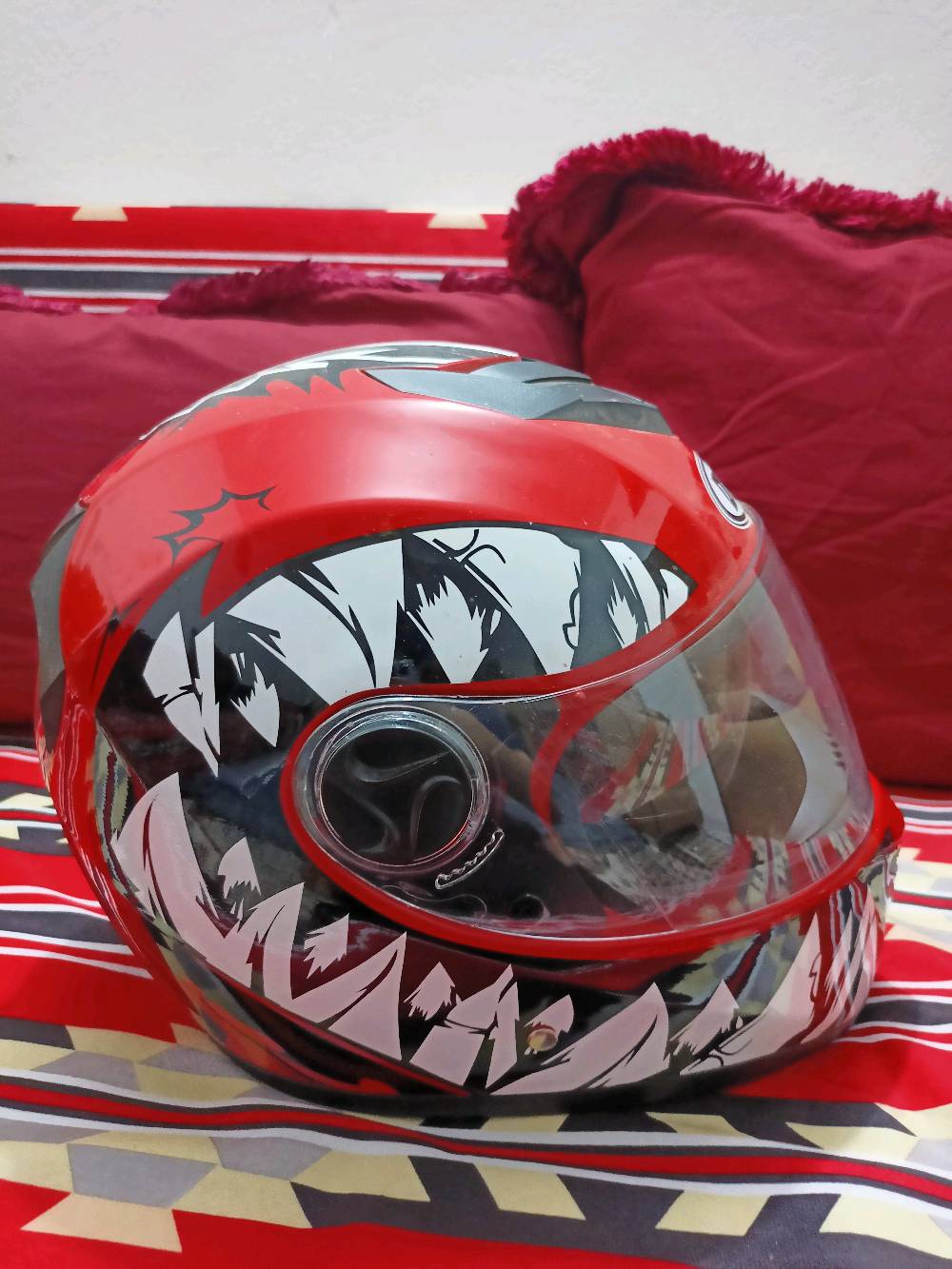 -خوذه دراجه اصليه وممستخدمه 
-العنوان: العمارة ميسان قلعه صالح 
-بيها مجال 
-اي استفسار راسلني خاص واتس وبلخدمه