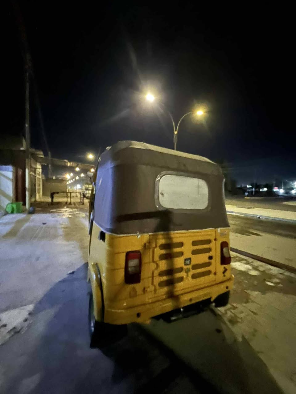 سلام عليكم تكتك للبيع موديل 20  تكتك خير من الله  مكانهه ابو غريب السعر 8 قفل  متواجد خاص  *********** رقمي
