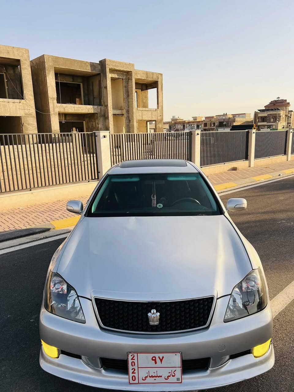 شاهینە 2007گەورە بە بچوک
براوە براوە 
جلد هیتەر سڵاید 
ناو رەش ساج سوور
145km
رۆشتووە
3دوگمە
سەیارەی 
مالە بە شەرتی ئەوەی 250مەسروفی نەبی
بی دوکەل و 
بی زەربە بی لیدران 
بە شەرتی ئەوەی کەفەر کۆراو نەبی
بەشەرتی ئەوەی سەقفەکەی سبوخ نەبی
کی حەزی لی بوو یان چات بکا یان تیلفون بکات
***********
