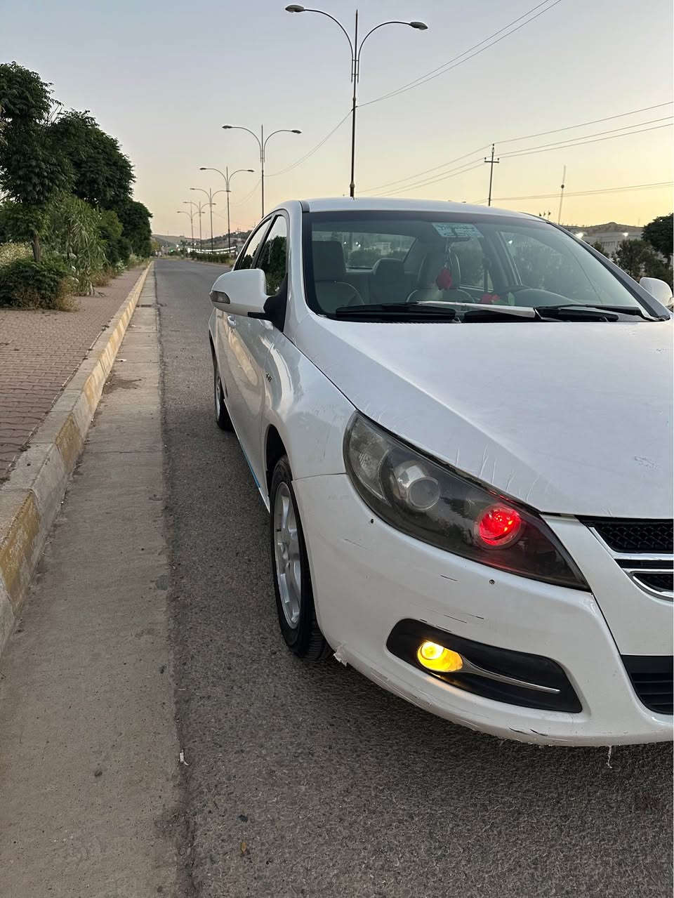 جاک مۆدێل ٢٠١٢ مەکینە ١.٥زنجیر
مەکینەی نەکراوەتەوە بە شەرت
سەنەوی تا ٢٠٣٠ تازەیە کارتی بەنزینی کەرکوکی هەیە
گێڕ و مەکینە تەحویل تەبرید بە شەرت ٤٩٠ هەزار غەرامەی تیایە دوای مەعمەلە ئەیدەمەوە
پەڵەیە پێشەوە چاملغ دواوە بۆیاغە بێ ناوگرتن . کارەبای لایت زینۆن عەدەسە حاسەی دواوە شاشە ئایپاد کار پلەی کامیرەی دواوە فڵاش هەر چواری زینۆن لایت و بەگلایتی تازە گۆڕاوە سێرفسی تازا بۆ کراوە هەموو گیانی ئیش ئەکات یەک گڵۆپی تیا نیە ئیش نەکات تاقم پێش دواوە مەزبوت
٤ تایەی باشی لەسەرە 
سپێری دانەگیراوە ١٥٤ هەزار حەقیقی ڕۆشتووە نمونەی پاکی و هەرزانیە نرخی ٧٥ مەعمەلە برایانە سەیارەکە هی خۆمە ماڵی دۆستە هی مەعرەز نیە

*********** شمشمل, السليمانية
