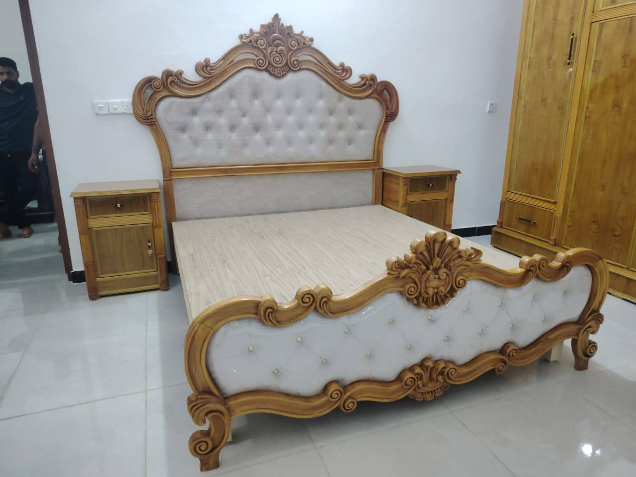 معرض ومعمل الزبيدي لعمل غرف النوم والبوفيات بأنواعها بوفيات شماليه تخم ديوان جرابي شغل عراقي صاج درجه اولا وبأنسب الاسعار العنوان بلدروز مدخل البوابه قرب حسينيه بيت عاشور ***********
