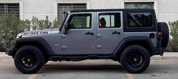 السلام عليكم
بيع او مراوس 
جيب رانكلر 2016
روبيكون 
ماشيه 100 الف
رقم اربيل ب اسمي
مكفول شواصي لغود
حادث جانبي بابين وجاملغ خلفي
مكينه 3600
مكانها بغداد 
السعر 192
اي تفاصيل اخرى
***********
