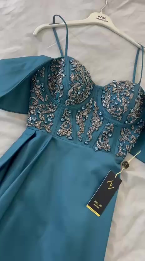 فستان  للبيع بخامه وجوده  ممتازه وكلش يحلي  الجسم مشد منه وبي قياس 40-38  اخذته من الاميرات   جديد وما ملبوس  نلغت الحفله وبعدة بالماركة اخذته 320 وابيعه 220 الف بي مجال بسيط


**إذا كنت صاحب هذا الإعلان وتريد حذفه لأي سبب، رجاءا أرسل رسالة إلى الدعم الفني**