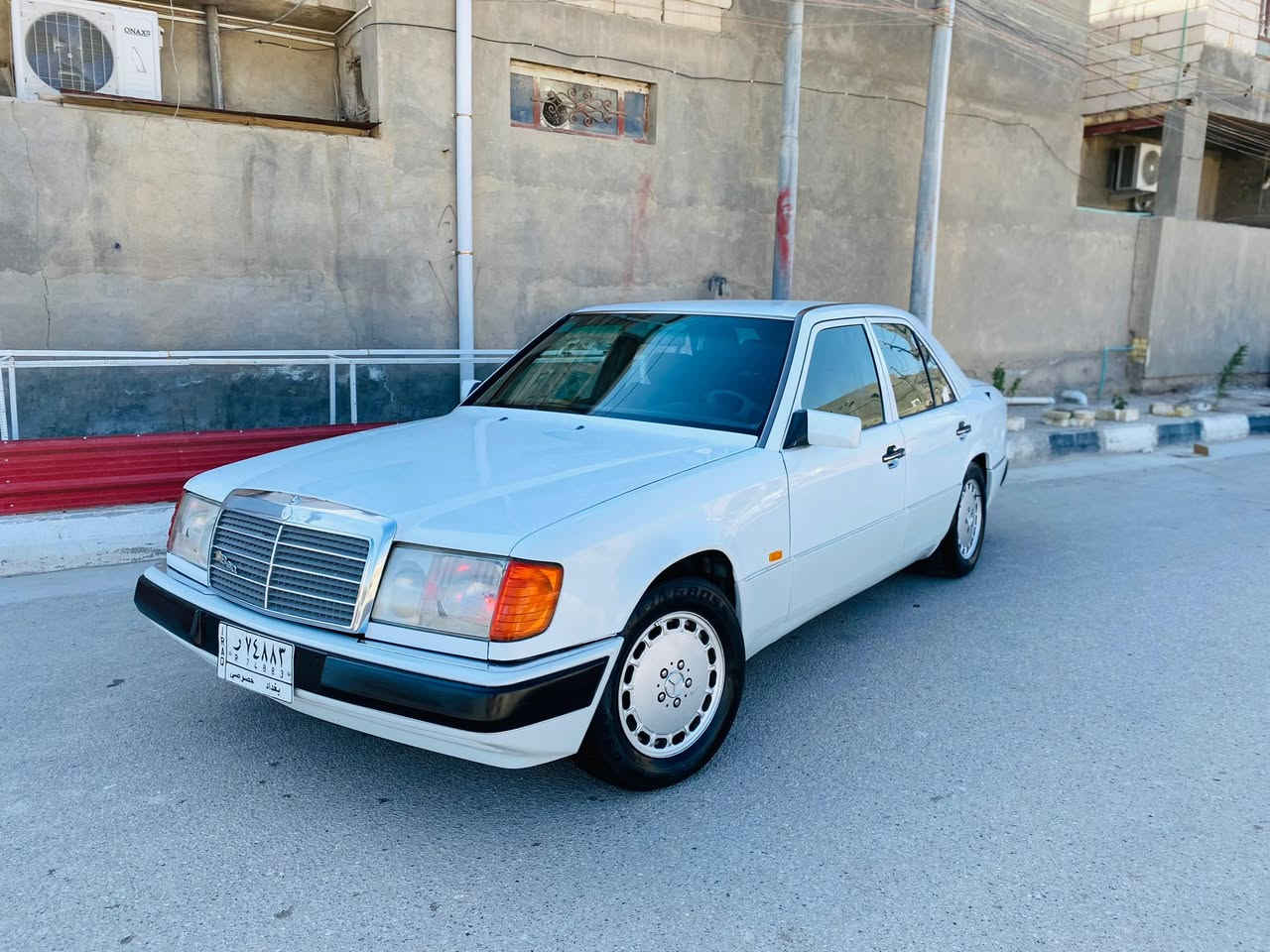 السلام عليكم 
للبيع  مارسيدس 300
مديل1986 
ماروس ب استيشن نضيفه وينطي  فرق عادي

صدر اماميه خلفي
تدفئه تبريد ثلج 
داخلها حلو ومرتب مابي نقص صاج كله جديد 
محرك  vvt  ثنين ونص
سنويه صاقطه كامله هزه 
سعر 78بيهة شي بسيط 
العنوان ذي قار الناصريه حي الفداء
***********

‭0782 749 7716‬
