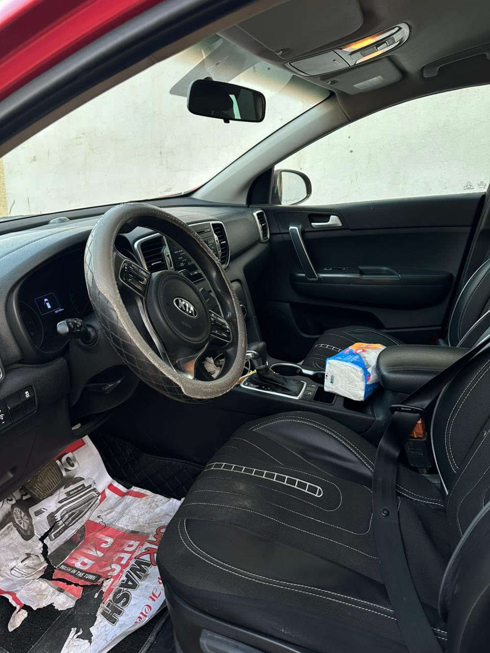 السلام عليكم 
كيا سبورتج م 2018
وارد كوري محرك 1600جي دي اي
السياره كفاله عامه عده باب الجنطه صبغ فقط
محرك كير صدر تبريد كله كفاله 
السياره ماشيه 164 الف 
مكان السياره شهداء السيديه
***********
