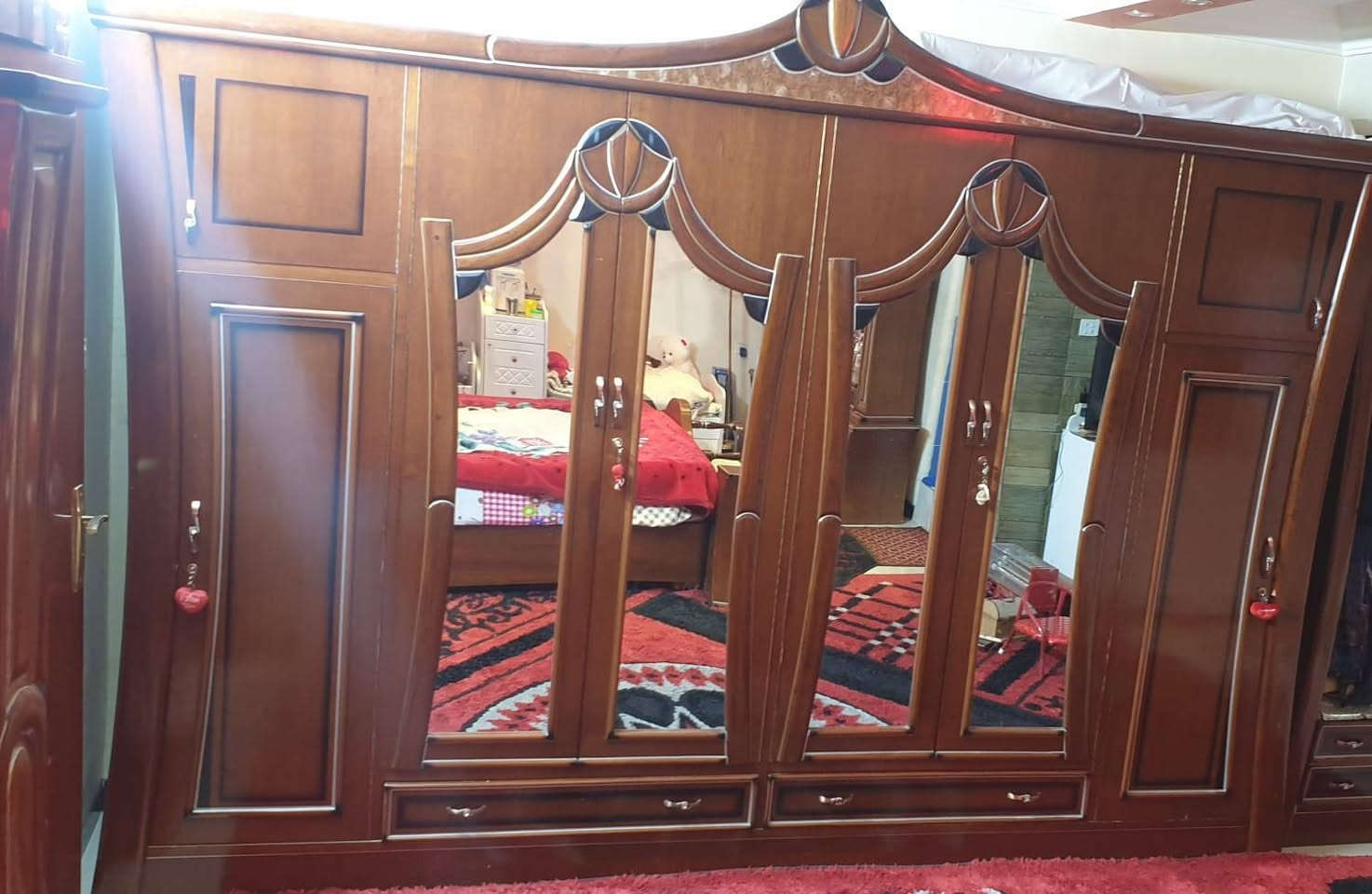 السلام عليكم غرفة نوم للبيع نضيفه جدآبدون اي ضرر بيهه نجاره عراقيه كامله العنوان كربلاء حي الحسين ***********
***********
