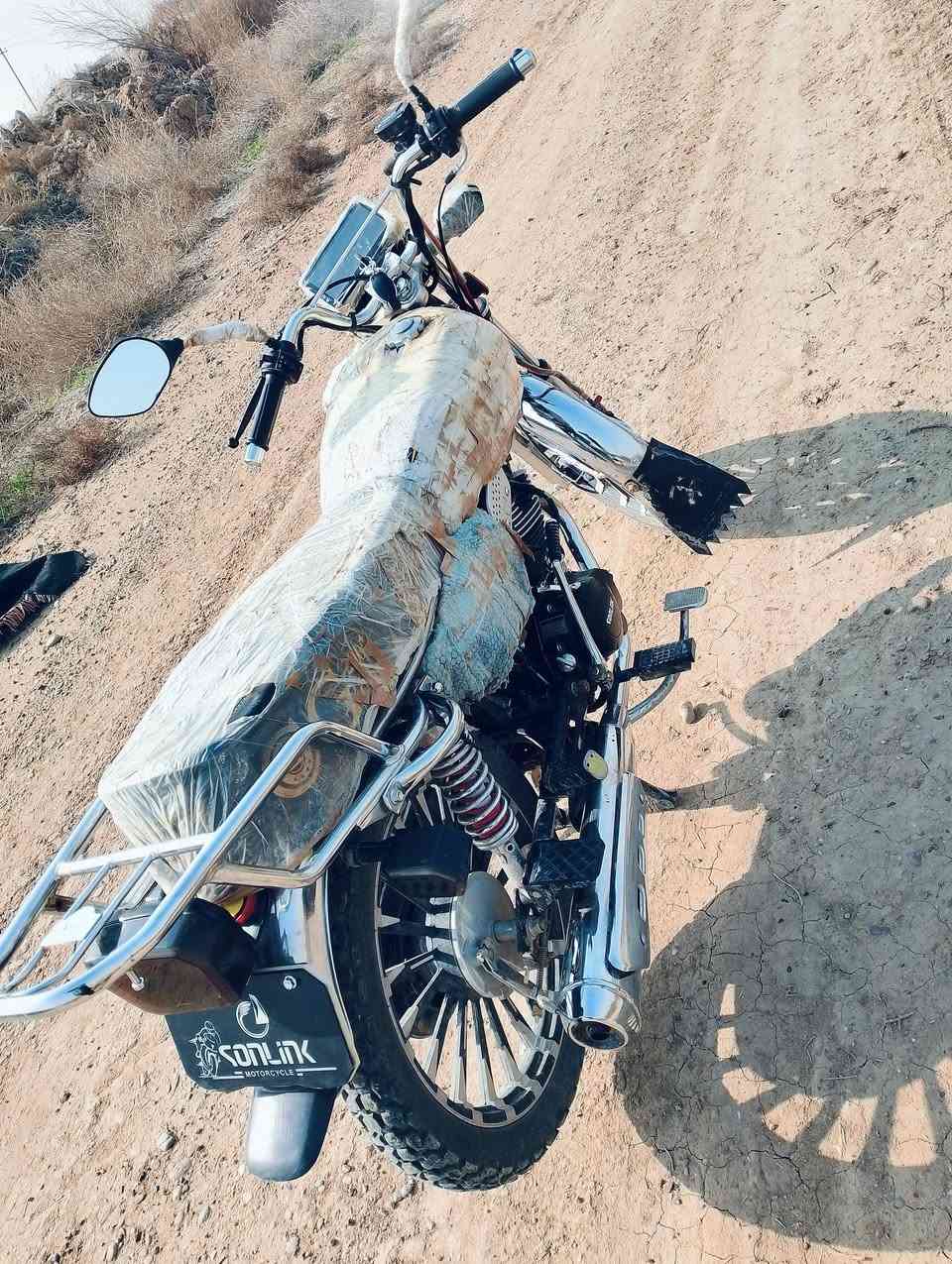 دراجه ايراني للبيع الون بنفسجي مكفول كفاله عامه باب اول مافتوح. ولا برقي نضافه فول محرك بعده شركه  مامفتوح اوراق موجوده العنوان سامراء  بعده شركه موديل 2025 200 cc الرقم 
 ***********
