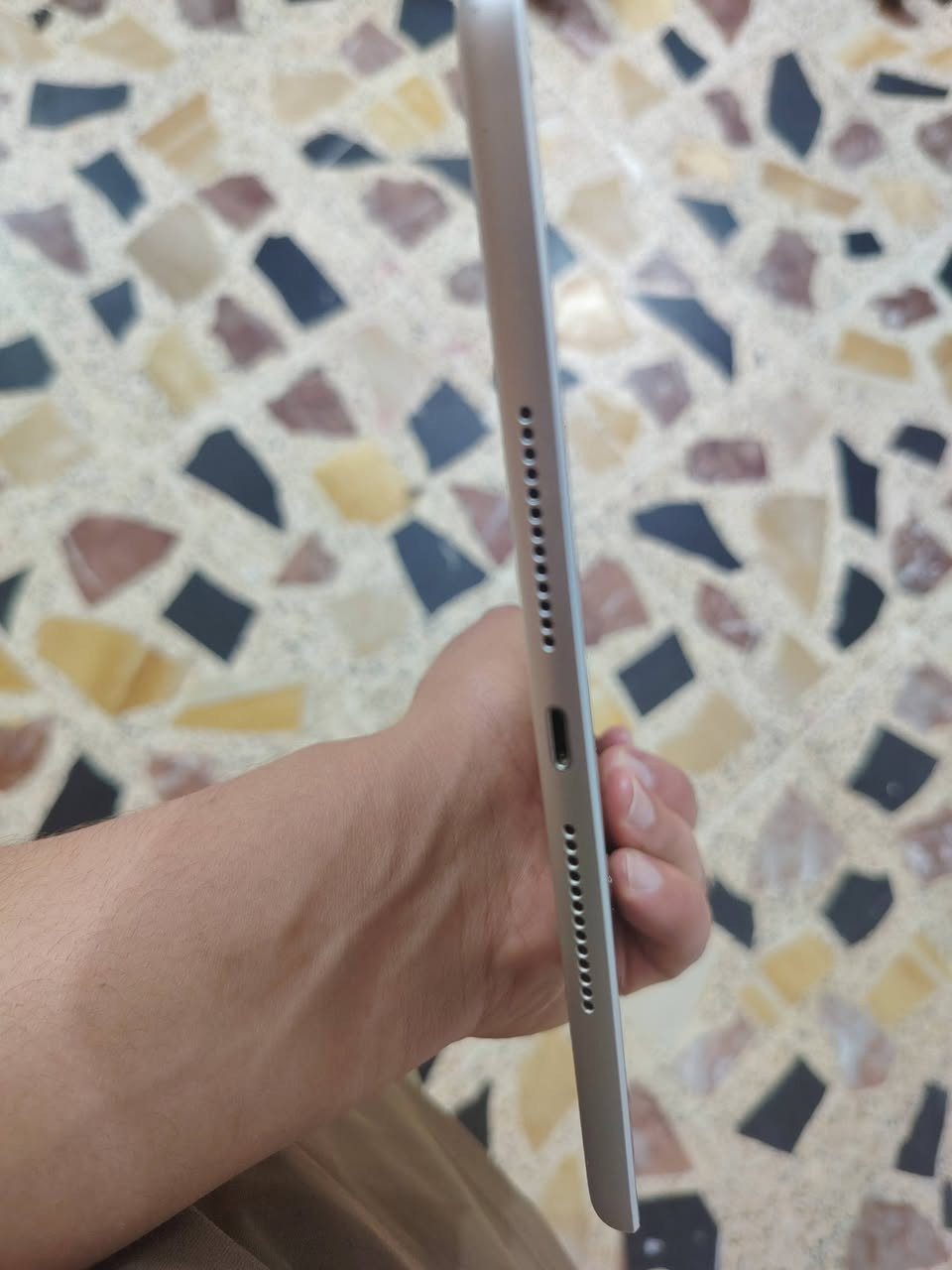 ايباد 9 أبل للبيع ذاكره 64
نضيف مستخدم للدراسه فقط 
بدون ملحقات 

فقط هذا الضوه إلي ب الشاشة بسبب لزكه الشاشة القديمه هيج صار وما مأثر عليه ب اللمس أبد تجي تفحصه من كلشي وتاخذه إذا ماعجبك أو بي خلل رجعه 
عارضه ب225وبي مجال


**إذا كنت صاحب هذا الإعلان وتريد حذفه لأي سبب، رجاءا أرسل رسالة إلى الدعم الفني**