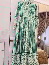 قفطان • مقاس ٣٦-٣٨ • حي الجامعة بغداد