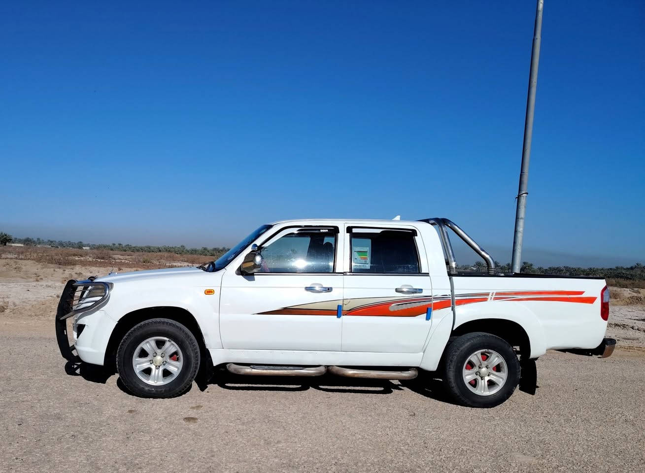 بيكم سكاي 2013 رقم قادسيه مشروع وطني مكفولة كفالة عامة من الضرية  والخياس محرك مكفول گير أكسن شركة   السعر(45) وبيه مجال الشراي
حدادية جديدة تخم تاير جديد كهربائيات كلهة شغالة .     تدفئة تبريد شغال 
سيارة جديدة //ملاحظه #مكلف_بل_نشر
الشراي يتصل *********** مكان نجف مناذره
