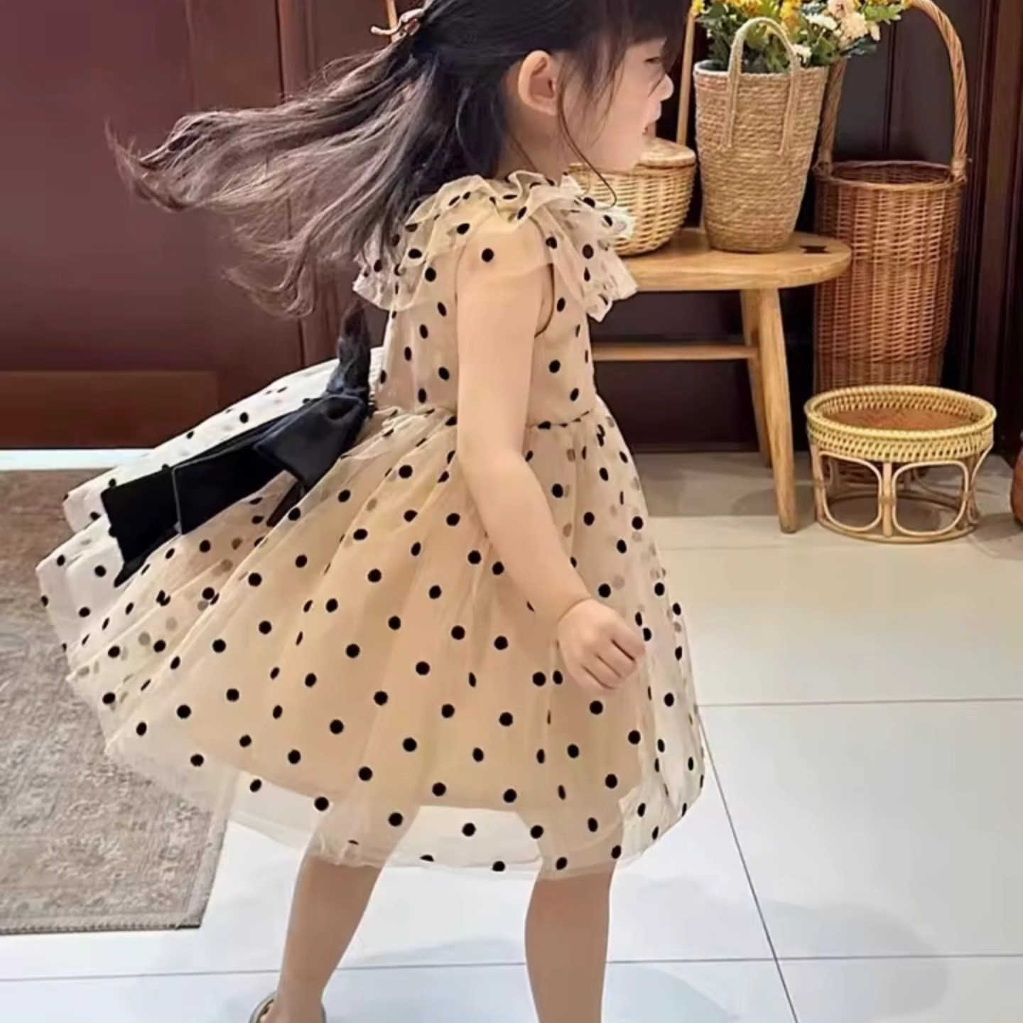 فستان بناتي شيفون ناعم وأنيق جداً
لون مميز وراقي 👌
ويجي بتفاصيل سوداء تخليه فخم ومرتب 🖤
ستايل أميرات مناسب للمناسبات والخروجات
 القياسات: من 1 سنة إلى 7 سنوات
خفيف ومريح وكلش يطلع حلو باللبس 🌸


**إذا كنت صاحب هذا الإعلان وتريد حذفه لأي سبب، رجاءا أرسل رسالة إلى الدعم الفني**