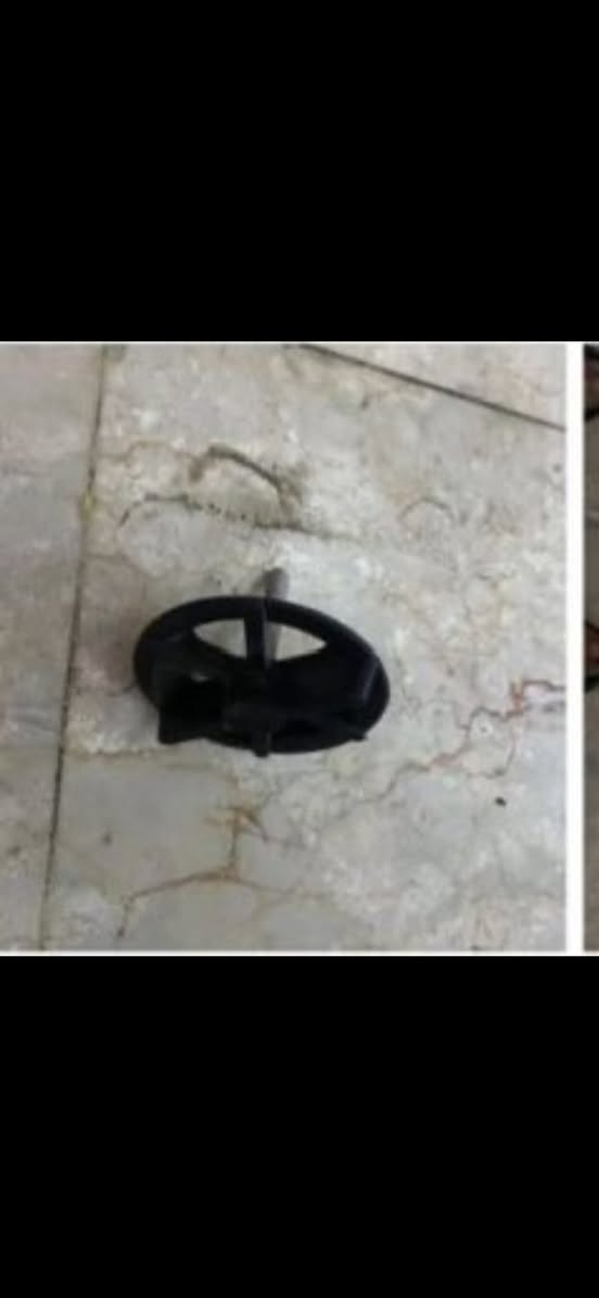 شباب عندي غراض للبيع للاتصال على الرقم ***********
